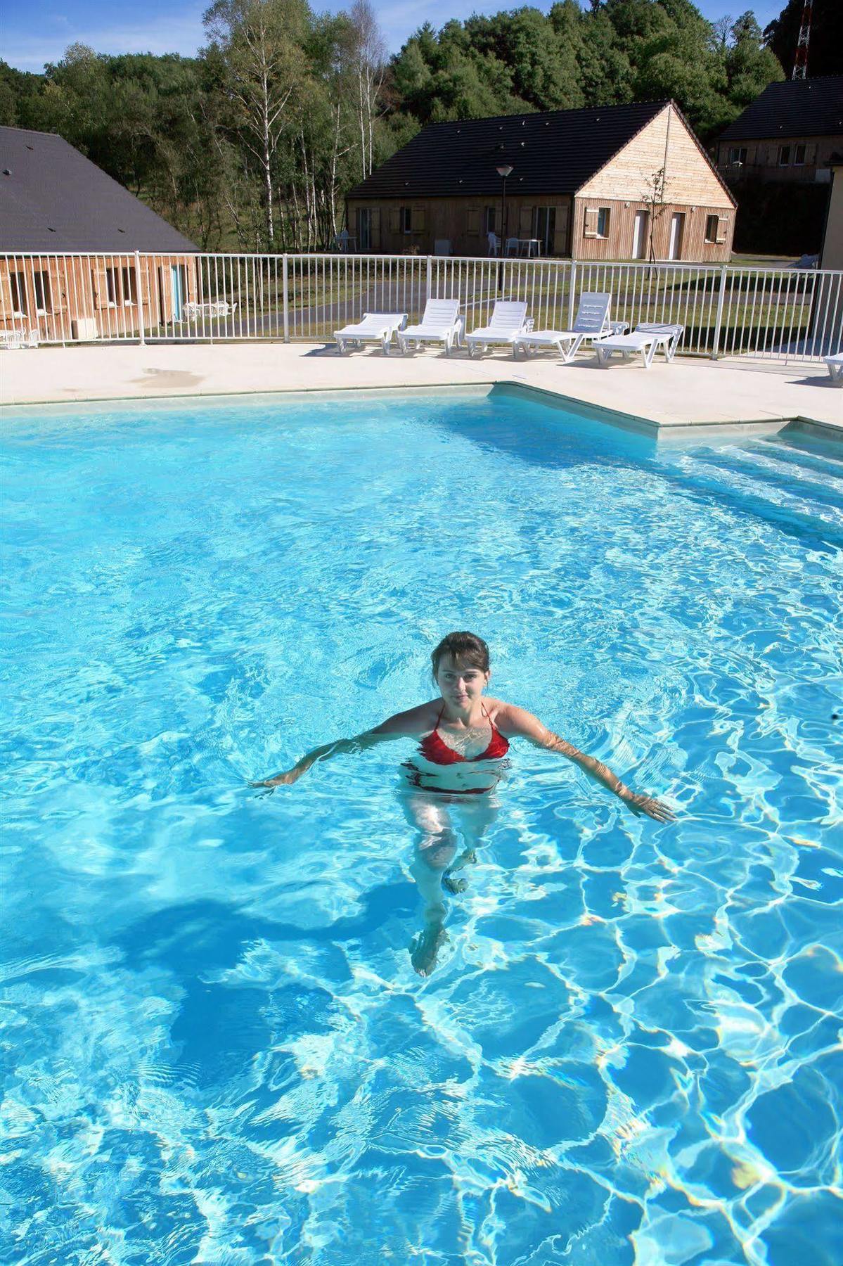 Vacanceole - Residence Le Domaine Du Bosquet เอเกลอตงส์ ภายนอก รูปภาพ