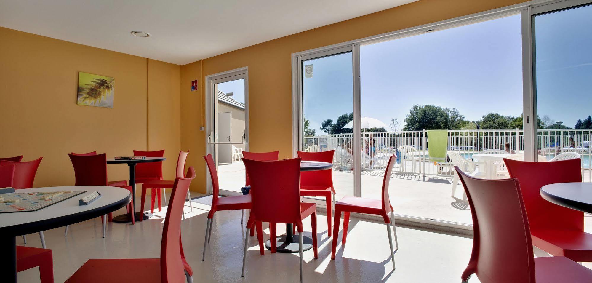 Vacanceole - Residence Le Domaine Du Bosquet เอเกลอตงส์ ภายนอก รูปภาพ